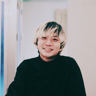 鈴木健太監督