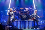 Queenとアダム・ランバート。
