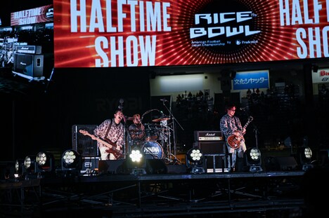 WANIMA (c)アメリカンフットボール日本選手権プルデンシャル生命杯第77回ライスボウル (c)SARU