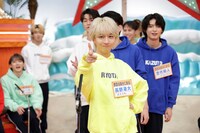 「キメ顔指パッチン 56人連続チャレンジ」に挑戦する長野凌大（原因は自分にある。）。(c)テレビ東京