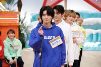 「キメ顔指パッチン 56人連続チャレンジ」に挑戦する杢代和人（原因は自分にある。）。(c)テレビ東京