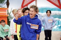 「キメ顔指パッチン 56人連続チャレンジ」に挑戦するMORRIE（BUDDiiS）。(c)テレビ東京