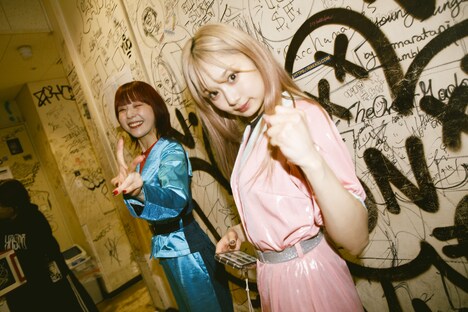 左からナノ3、クレナイ・ワールズエンド。(Photo by sotobayashi kenta)