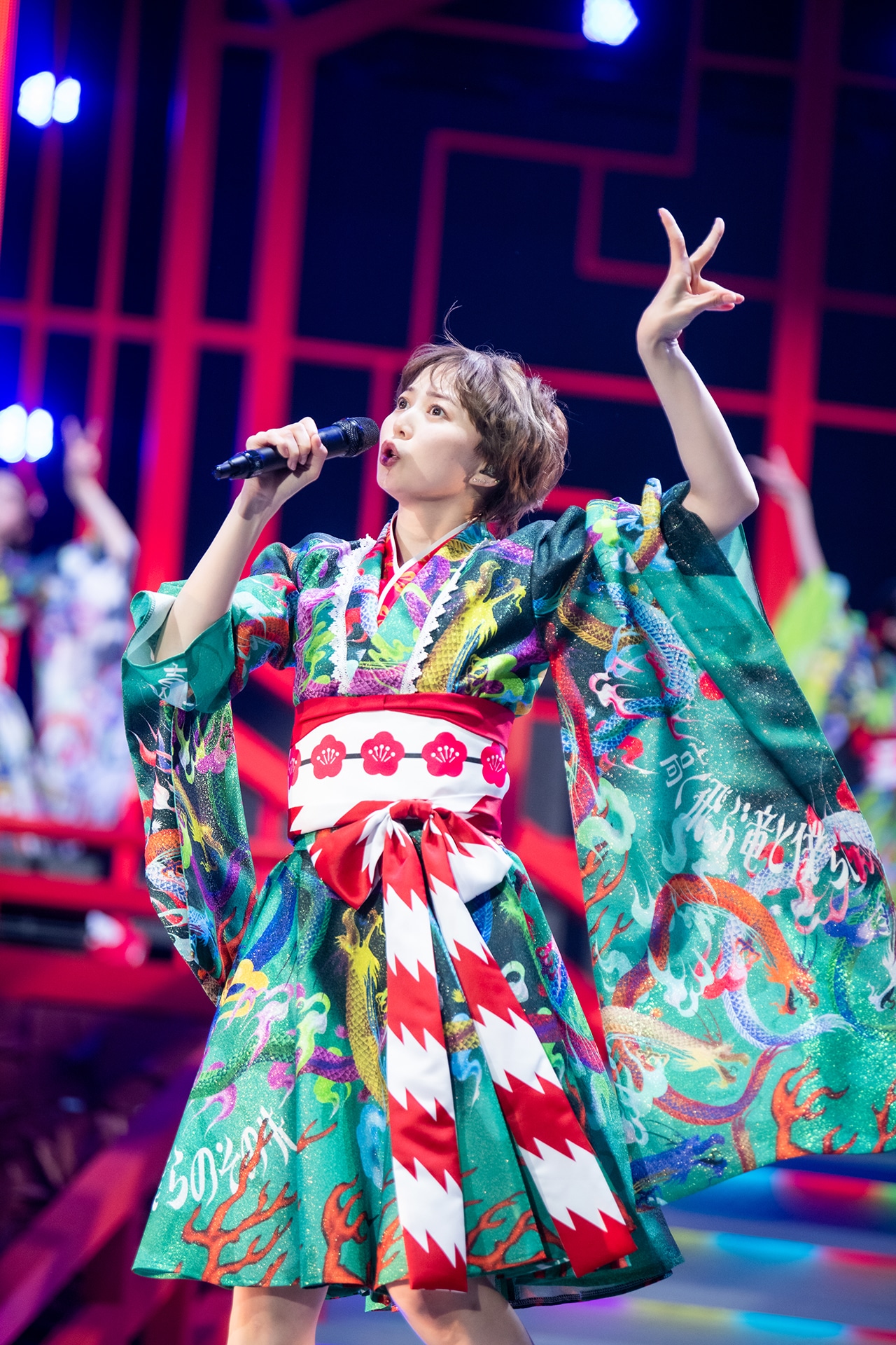 安本彩花