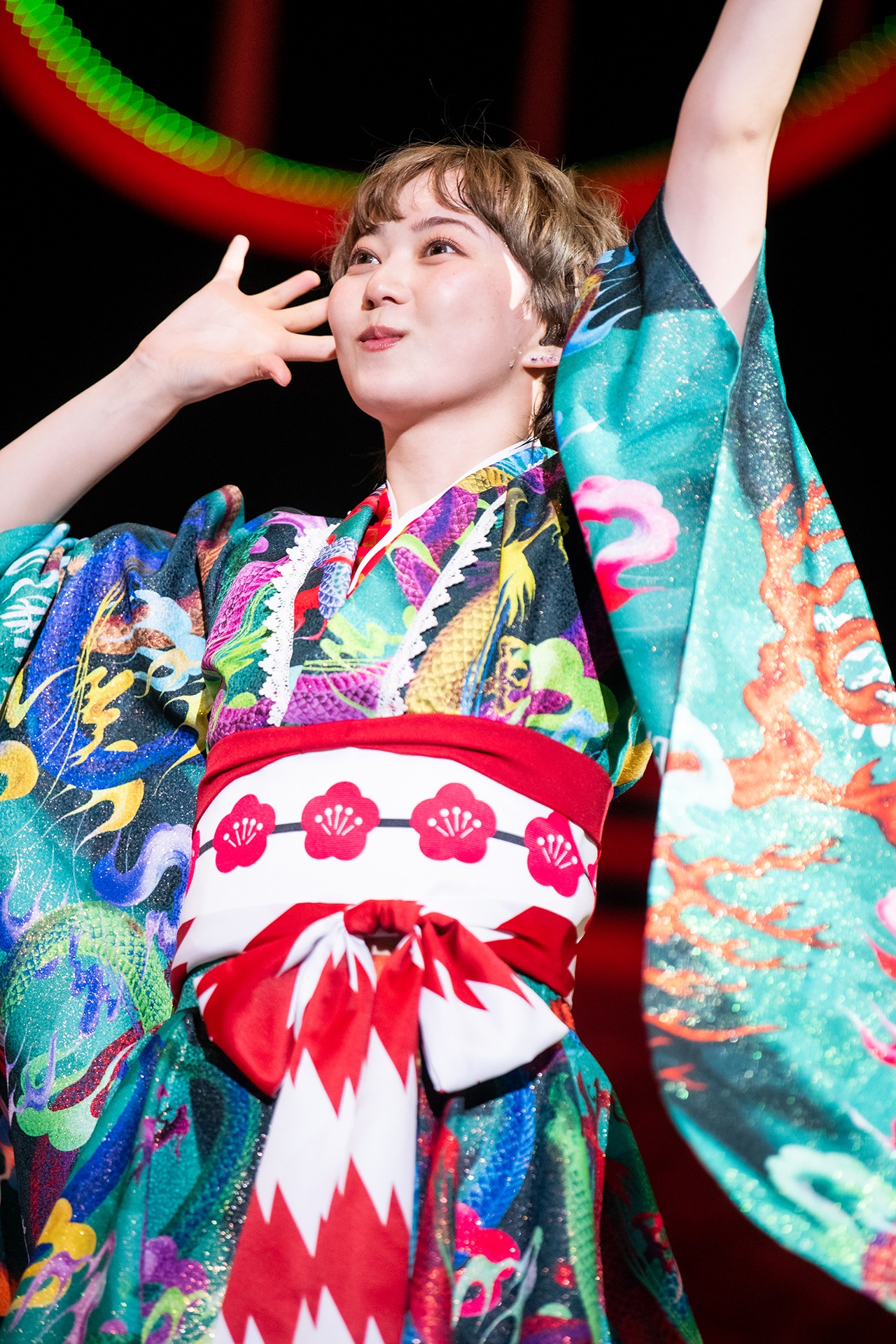 安本彩花