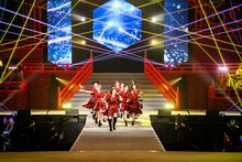 花道にダッシュで駆け出すエビ中。