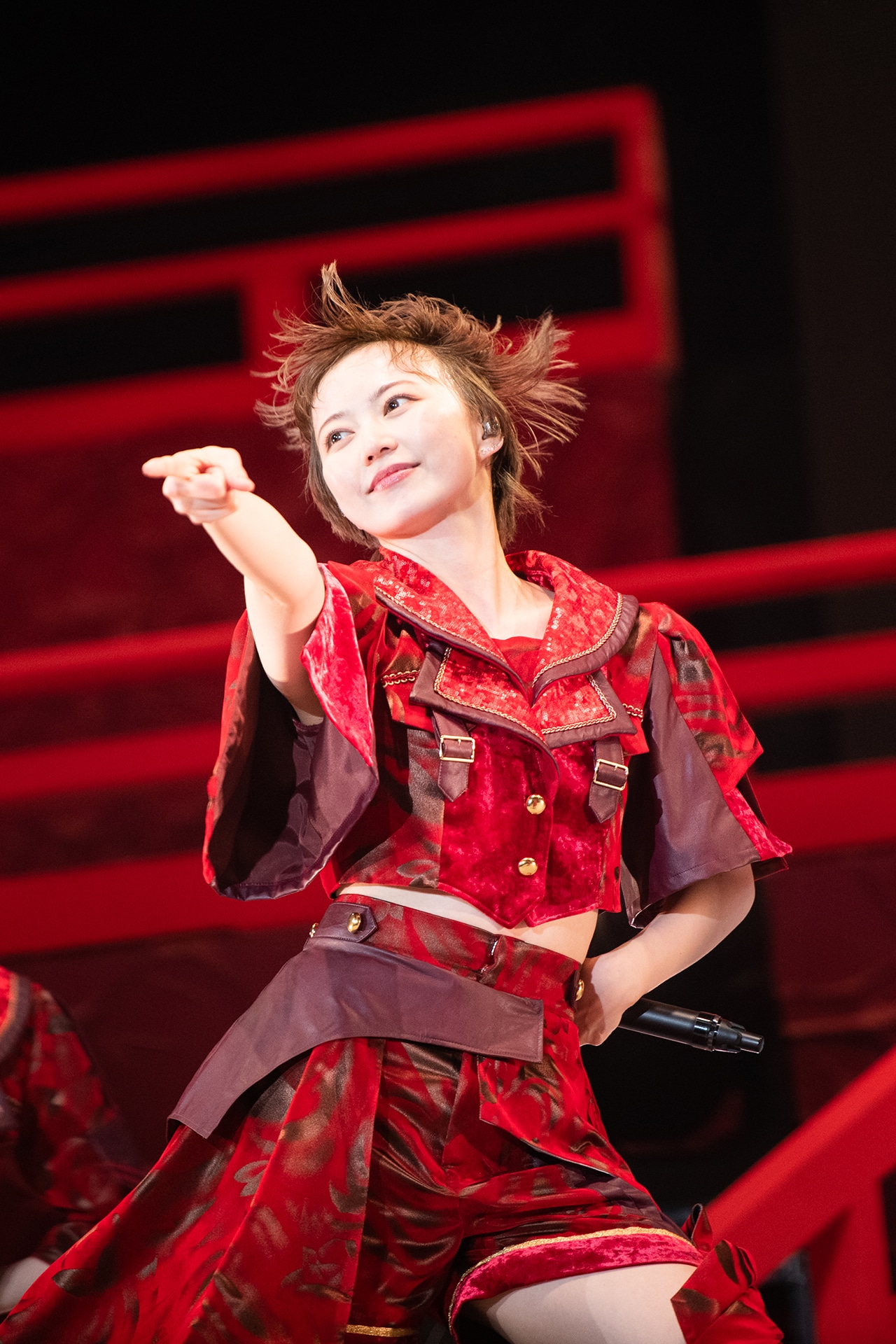 安本彩花