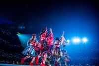 花道を駆けるエビ中。