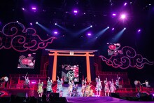 「私立恵比寿中学 新春大学芸会2024～高く飛ぶ竜と僕らのその先～」初日公演の様子。