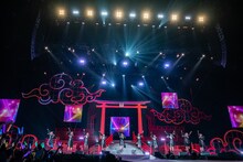 「私立恵比寿中学 新春大学芸会2024～高く飛ぶ竜と僕らのその先～」初日公演の様子。