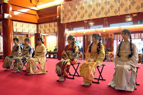 「2024年 AKB48 二十歳のつどい」の様子。(c)AKB48