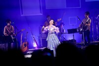 「坂本真綾 LIVE TOUR 2023『記憶の図書館』」東京公演の様子。（撮影：羽田誠 / 原田捺未）