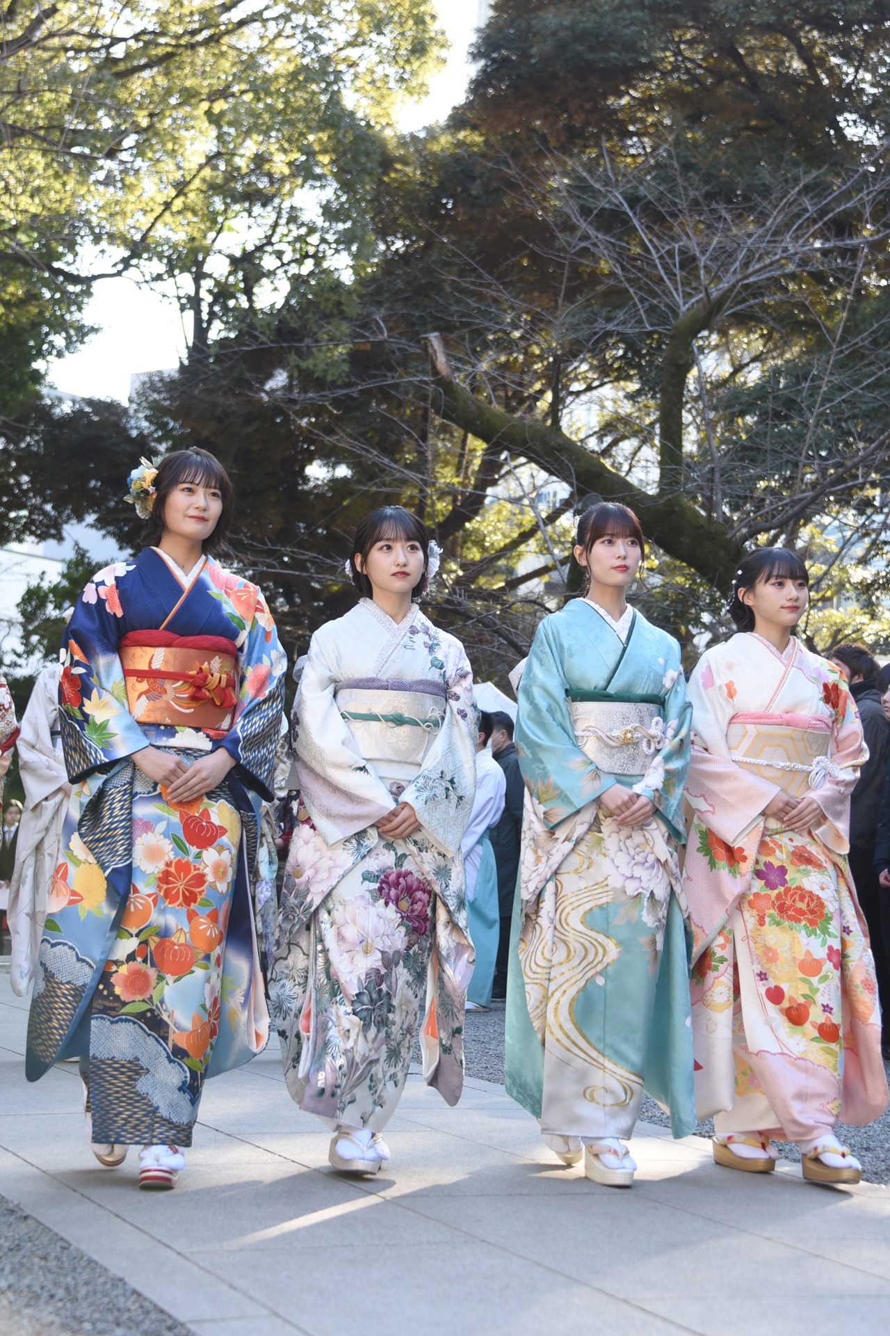 左から清宮レイ、一ノ瀬美空、岩本蓮加、川崎桜。