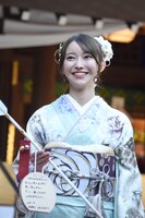 振袖を祖母と一緒に選んだという黒見明香。