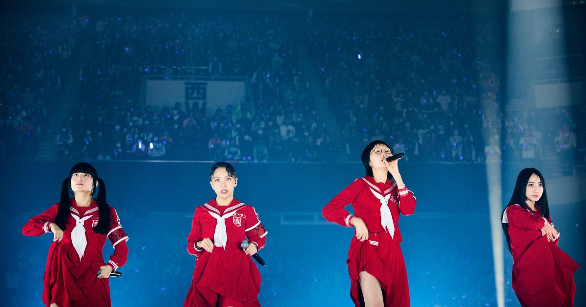 新しい学校のリーダーズ初の武道館公演に1万2000人集結、新しいファン 