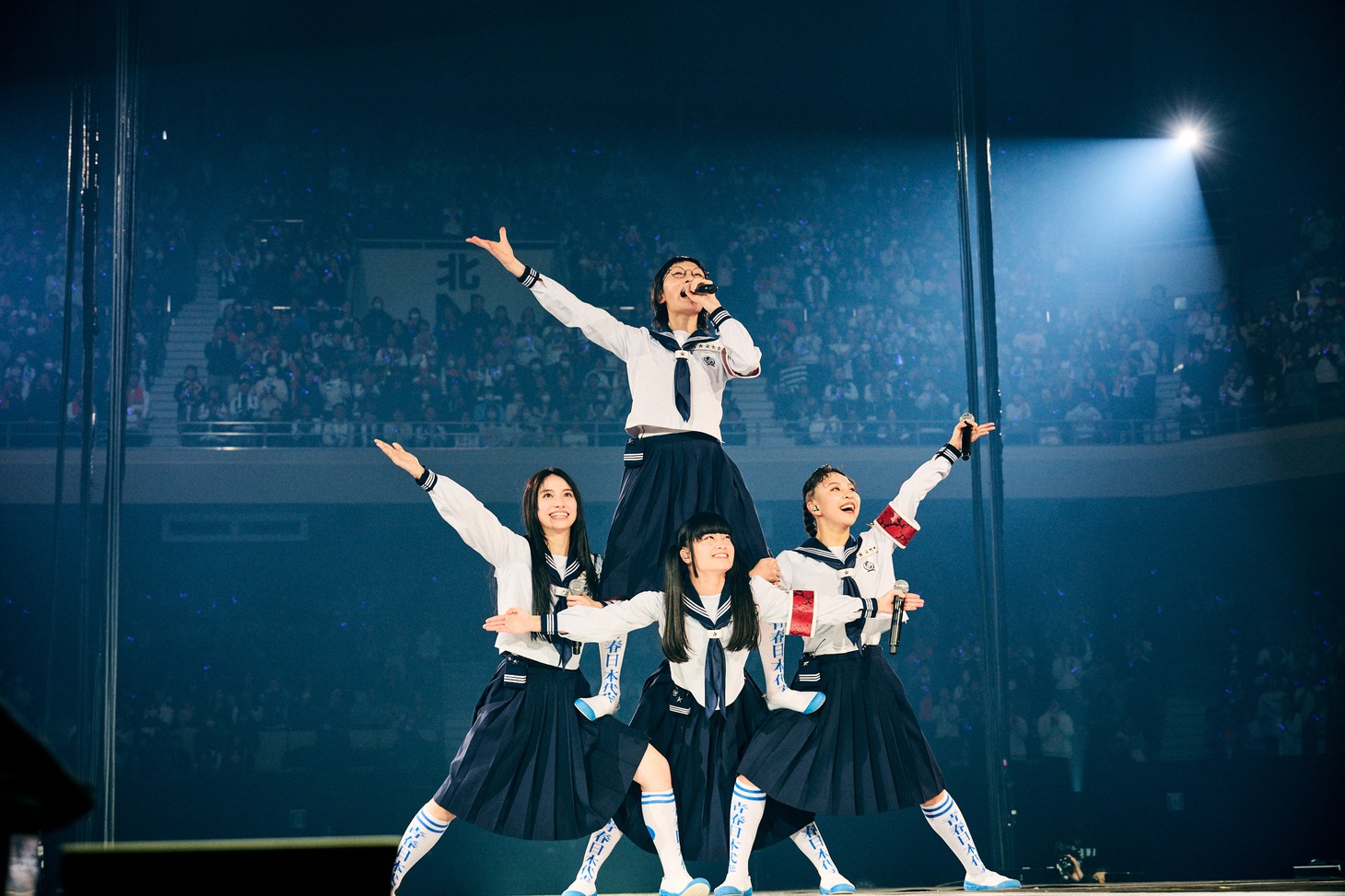 新しい学校のリーダーズ「青春襲来」の様子。（Photo by usamiryo）