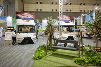 「ジャパンキャンピングカーショー」の様子。