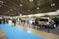 「ジャパンキャンピングカーショー」の様子。