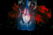 アイナ・ジ・エンド「虹」披露時の様子。（Photo by sotobayashi kenta）