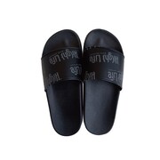 ファンクラブ限定盤Aに付属するオリジナルサンダル。