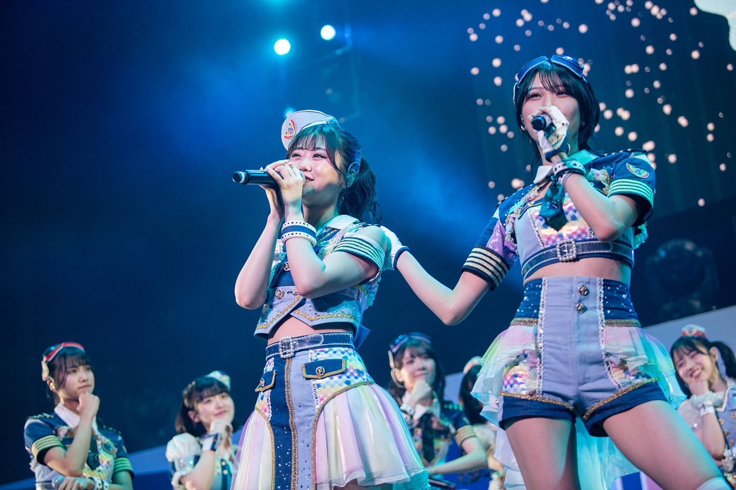 左から山崎夏菜、隈本茉莉奈。