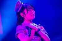 白目を剥く山崎夏菜。