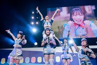 「虹のコンキスタドール LIVE TOUR 2023『マイレージラブツアー！Supported by ANA』」追加公演の様子。