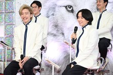 笑顔を浮かべる道枝駿佑と板垣李光人。