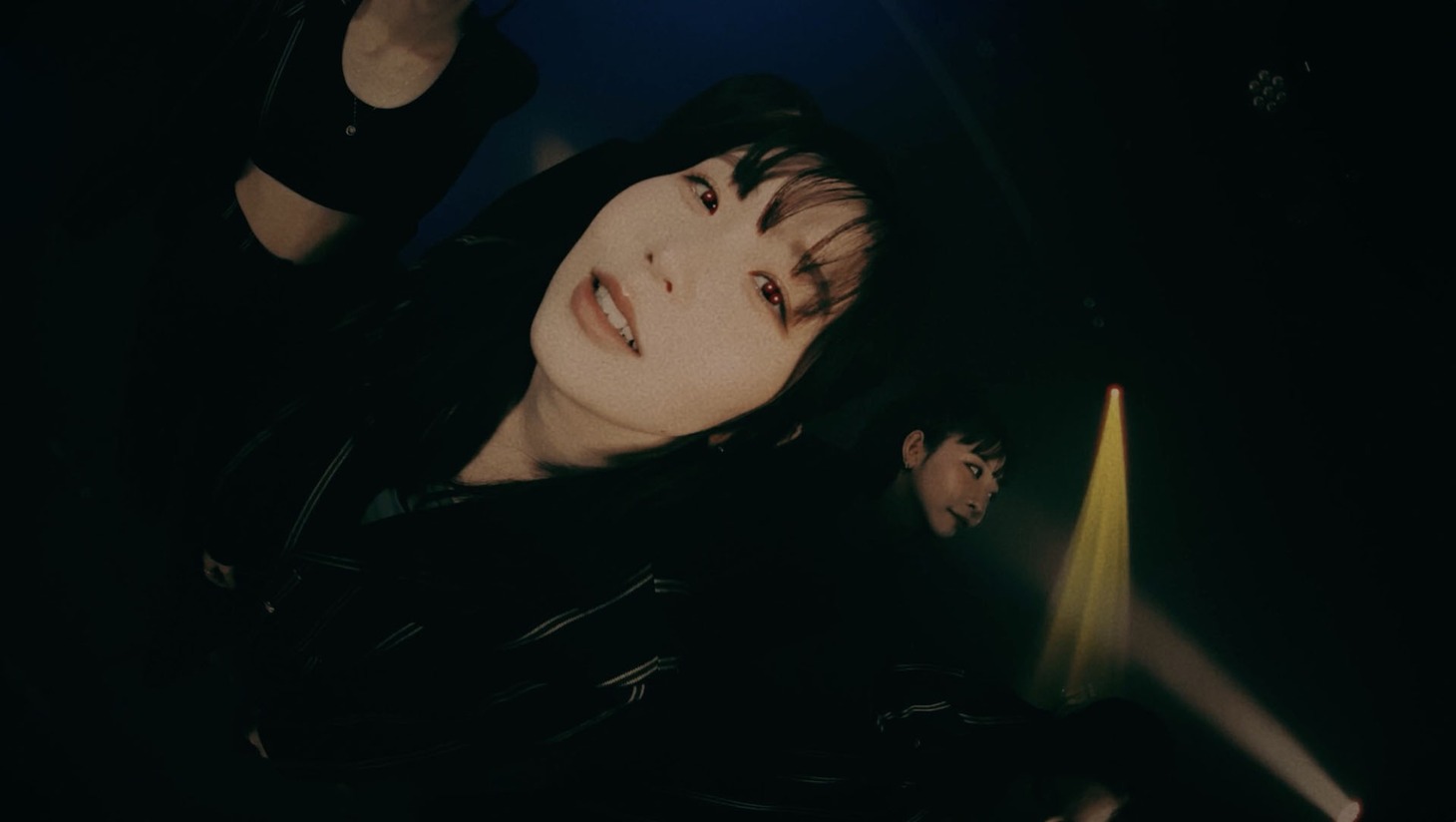ExWHYZ「Our Song」ミュージックビデオより。