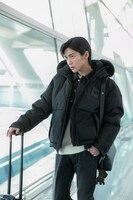 人気画像1位は「Snow Man目黒蓮『FENDI』コレクション参加のためミラノへ出発、遊び心あふれる空港コーデ披露」より、目黒蓮（Snow Man）。