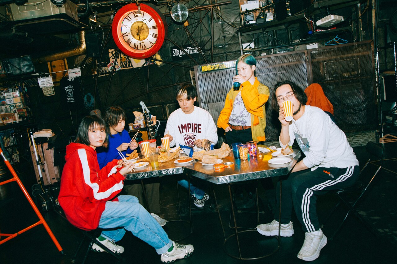 ネクライトーキー新曲「ちょうぐにゃぐにゃ」先行配信決定、今夜ラジオにメンバー全員登場