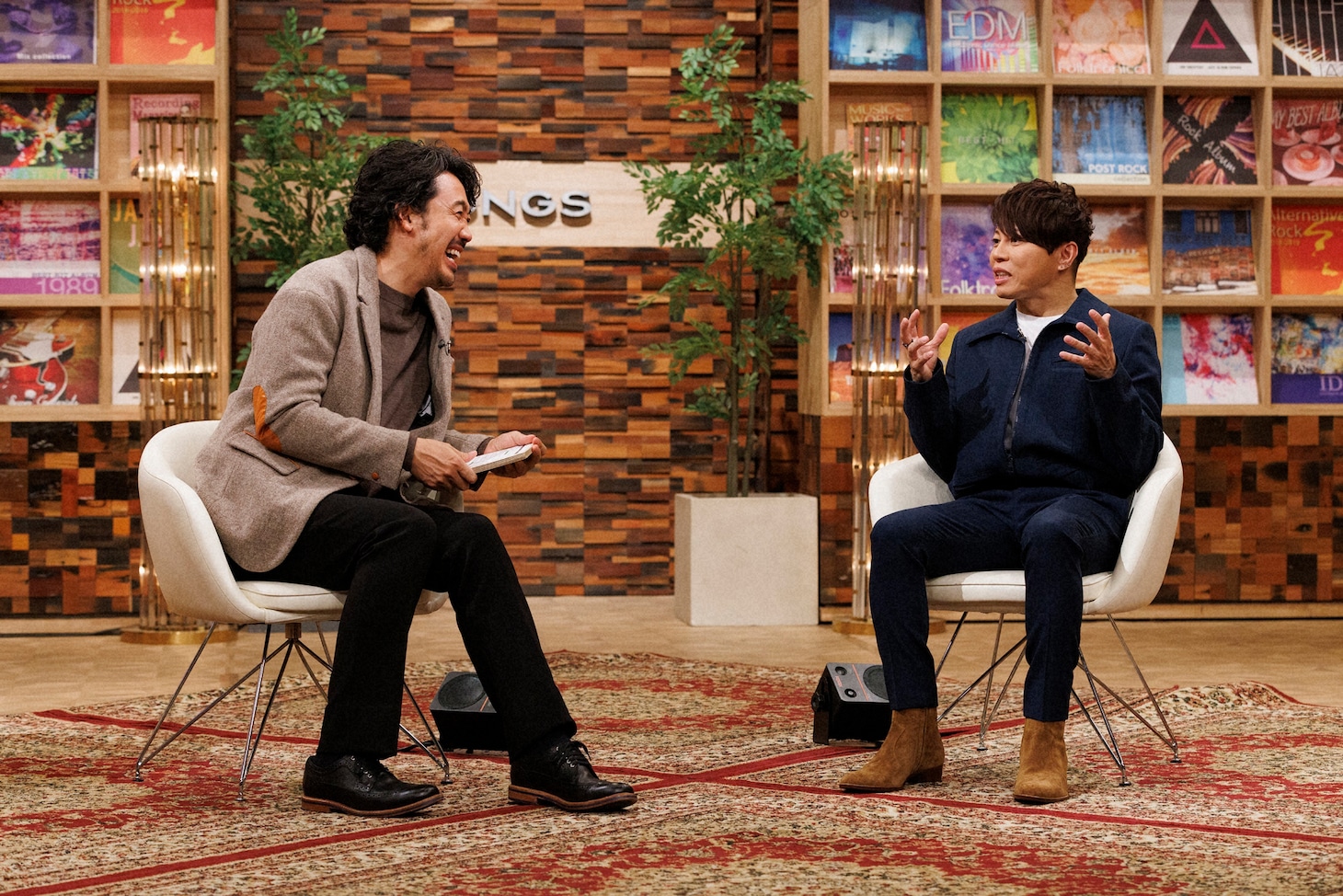 左から大泉洋、西川貴教。（写真提供：NHK）