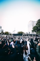 AK-69と¥ellow Bucksによる野外フリーゲリラライブの様子。（Photo by Takahiro Shiranaga）