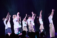 「ONE LOVE ONE HEART Oneman Live 2024 "Sky's the limit"」の様子。