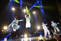 男子チームによるパフォーマンスの様子。