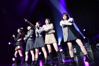 女子チームによるパフォーマンスの様子。