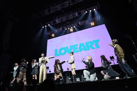 グループのファンネームを発表するONE LOVE ONE HEART。