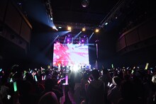 「ONE LOVE ONE HEART Oneman Live 2024 "Sky's the limit"」の様子。