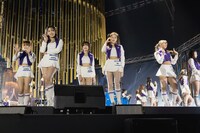 「創造営2024」練習生による、タイのカウントダウンイベントでの「Summer Dream」パフォーマンスの様子。