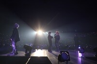 「OWV LIVE TOUR 2023 -MUSEUM-」東京・片柳アリーナ公演の様子。