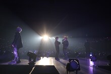 「OWV LIVE TOUR 2023 -MUSEUM-」東京・片柳アリーナ公演の様子。