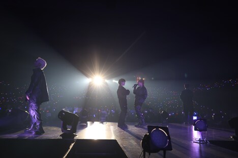 「OWV LIVE TOUR 2023 -MUSEUM-」東京・片柳アリーナ公演の様子。