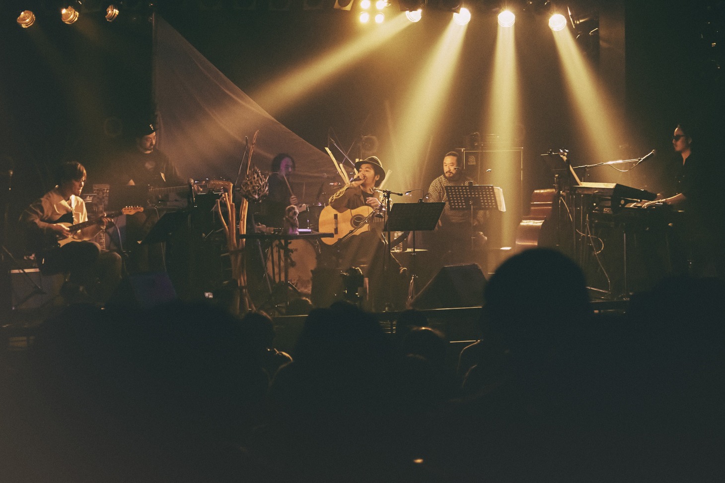 七尾旅人ワンマンツアー「Long Voyage」ファイナルの様子。（撮影：新保勇樹）
