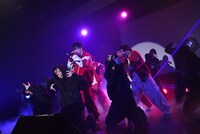 「ALL IN 2nd Anniversary Live～UNTAMED～」の様子。