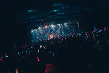 「キングサリ BAND SET ONEMAN LIVE『Survive the new world』」の様子。（撮影：真島洸）