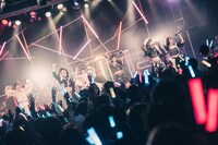 「キングサリ BAND SET ONEMAN LIVE『Survive the new world』」の様子。（撮影：真島洸）