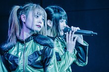 左からモグ・ライアン、リオンタウン。