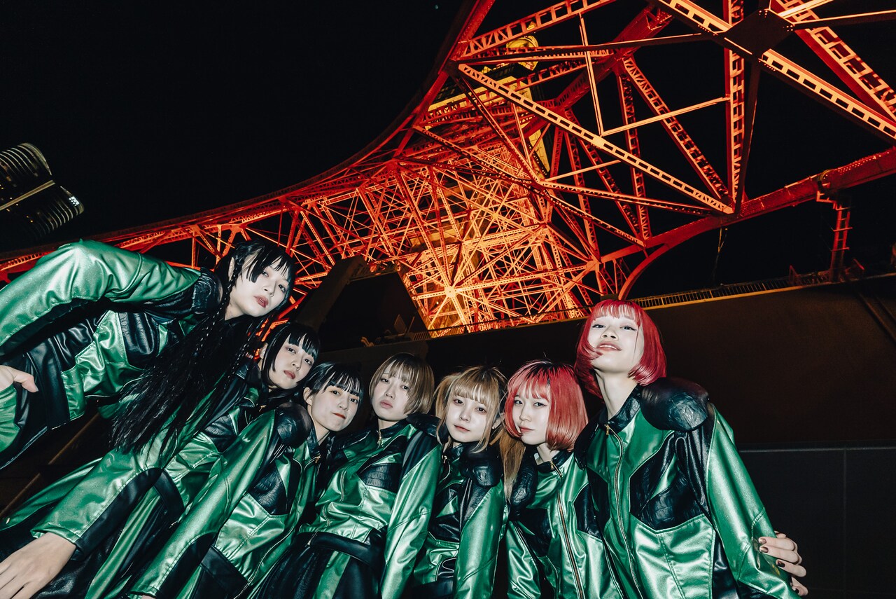 ASPが東京タワー高さ150mでパフォーマンス、シングルチャート1位で武道館ワンマンに向けて好発進