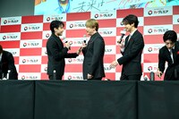 「カープレミア」新CM発表会の様子。