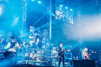 スピッツ「SPITZ JAMBOREE TOUR '23-'24 "HIMITSU STUDIO”」東京・日本武道館公演の様子。（撮影：西槇太一）